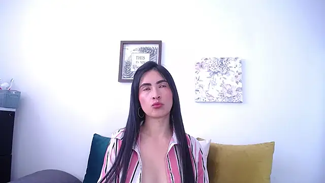 JainaRogers online show from April 4, 5:52 pm