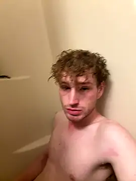 Snapshot of CreamyAustin chatting on November 12, 2:15 am CreamyAustin online show from November 12, 2:15 am