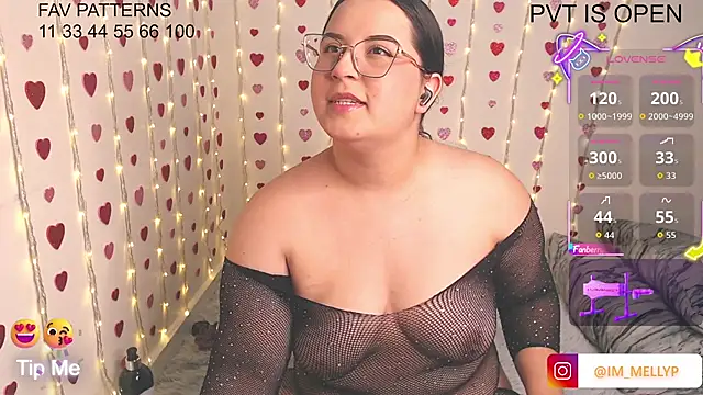 Snapshot of Mellyparker_ chatting on June 26, 3:40 pm Mellyparker online show from June 26, 3:40 pm
