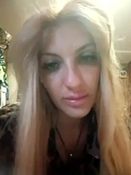 Snapshot of RileyLanna chatting on June 16, 3:28 am RileyLanna online show from June 16, 3:28 am