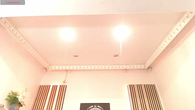 Snapshot of RileyLanna chatting on November 1, 3:35 am RileyLanna online show from November 1, 3:35 am