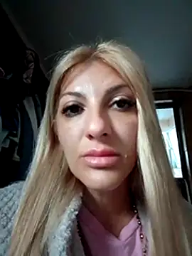 Snapshot of RileyLanna chatting on June 18, 3:38 am RileyLanna online show from June 18, 3:38 am