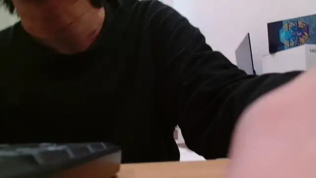 POCARI SWEAT online show from April 7, 2:24 am