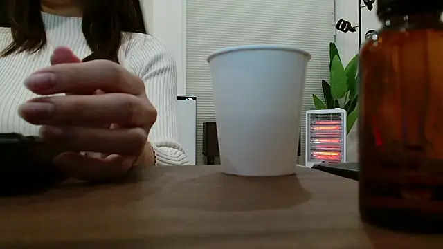 POCARI SWEAT online show from April 4, 2:34 pm