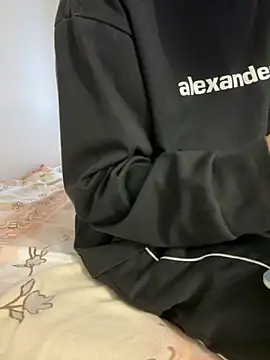 POCARI SWEAT online show from April 1, 12:57 am