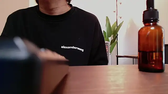 POCARI SWEAT online show from April 4, 12:50 am