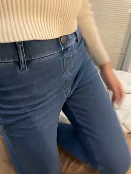 POCARI SWEAT online show from November 14, 9:35 am