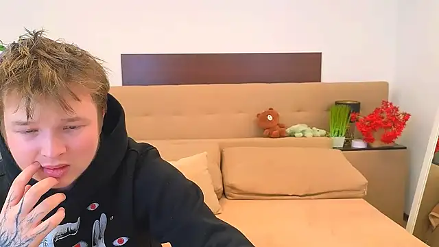  Olli  Stiw  online show from March 6, 9:15 am