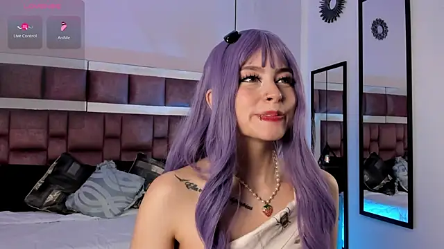 Snapshot of AnnieNasty chatting on June 18, 2:33 pm AnnieNasty online show from June 18, 2:33 pm