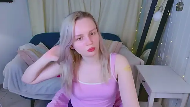 Beatrica Klein online show from March 31, 3:58 pm