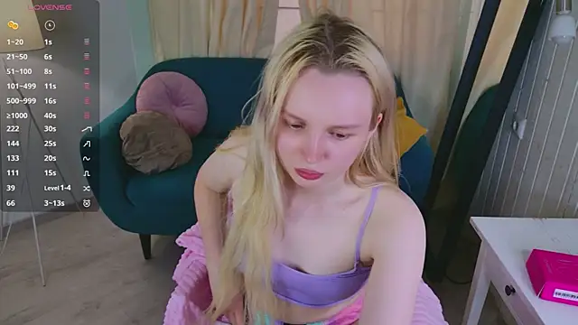 Snapshot of Beatrica_Klein chatting on June 19, 2:23 pm Beatrica Klein online show from June 19, 2:23 pm