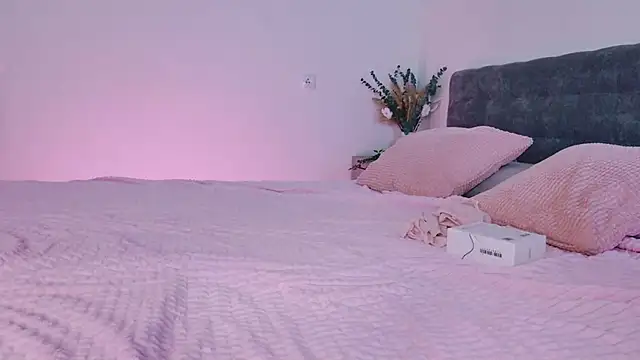 Beatrica Klein online show from April 20, 3:24 pm