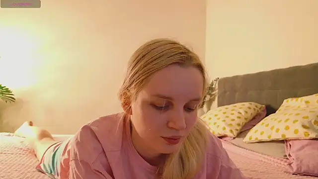 Snapshot of Beatrica_Klein chatting on May 16, 3:00 pm Beatrica Klein online show from May 16, 3:00 pm