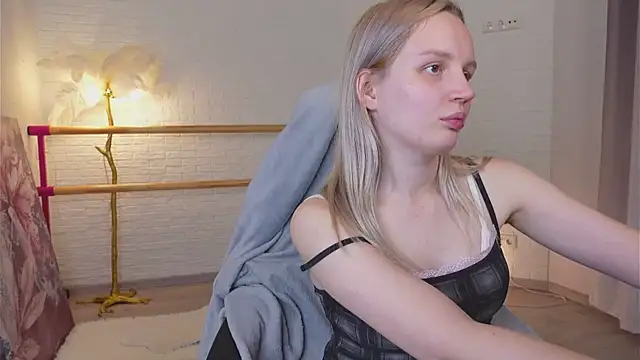 Beatrica Klein online show from September 26, 3:08 pm