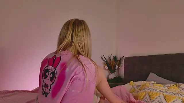 Beatrica Klein online show from April 8, 3:35 pm