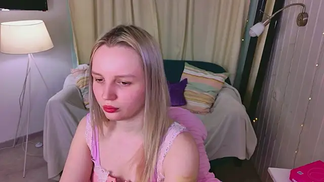 Beatrica Klein online show from April 3, 3:40 pm