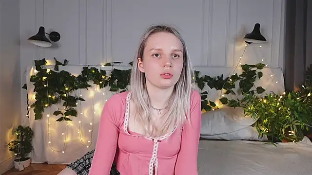 Beatrica Klein online show from March 17, 3:40 pm