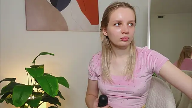 Beatrica Klein online show from October 26, 1:55 pm