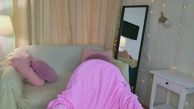 Beatrica Klein online show from May 7, 3:37 pm