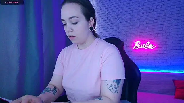 -Stacyy- online show from April 10, 5:47 am