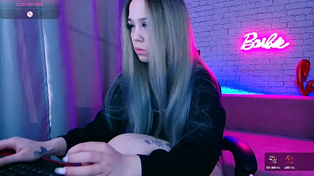 -Stacyy- online show from February 19, 4:55 am