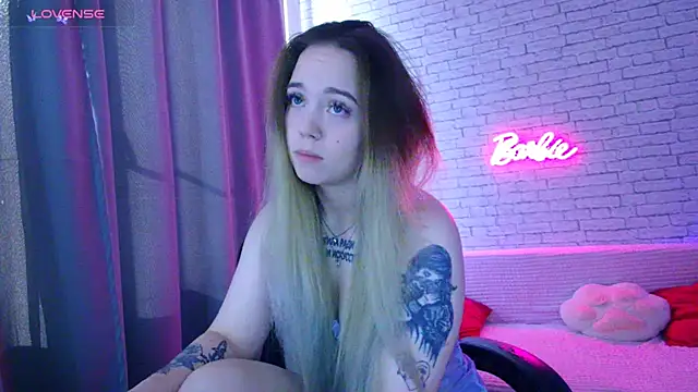 -Stacyy- online show from October 18, 5:09 am