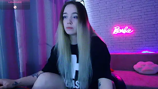 -Stacyy- online show from September 19, 5:00 am