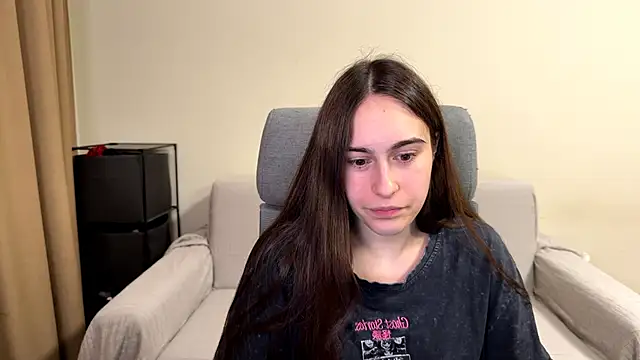 Snapshot of AliceKolltt chatting on June 6, 8:36 pm AliceKolltt online show from June 6, 8:36 pm