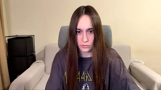 AliceKolltt online show from April 8, 8:21 pm