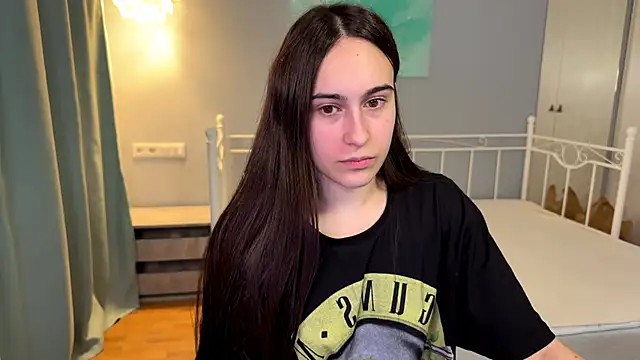 Snapshot of AliceKolltt chatting on June 13, 11:02 pm AliceKolltt online show from June 13, 11:02 pm