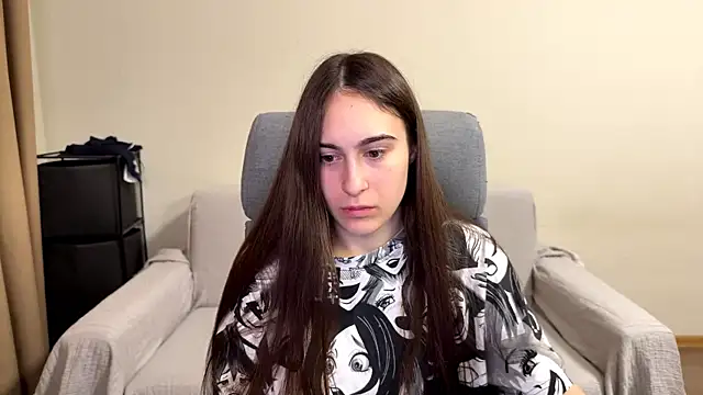 Snapshot of AliceKolltt chatting on June 10, 8:21 pm AliceKolltt online show from June 10, 8:21 pm