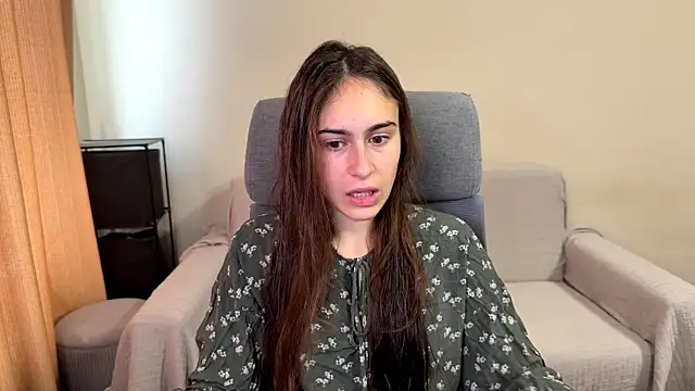 Snapshot of AliceKolltt chatting on October 15, 7:49 am AliceKolltt online show from October 15, 7:49 am