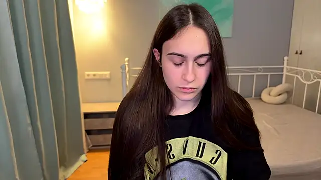 Snapshot of AliceKolltt chatting on June 16, 8:53 pm AliceKolltt online show from June 16, 8:53 pm