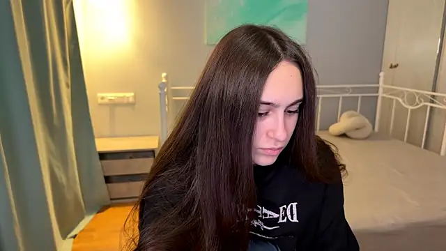Snapshot of AliceKolltt chatting on July 7, 2:31 pm AliceKolltt online show from July 7, 2:31 pm