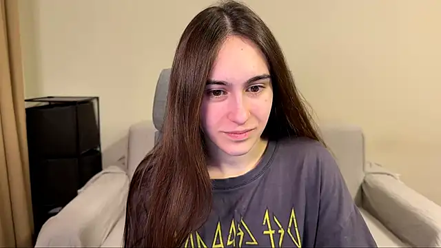 AliceKolltt online show from April 10, 9:00 pm