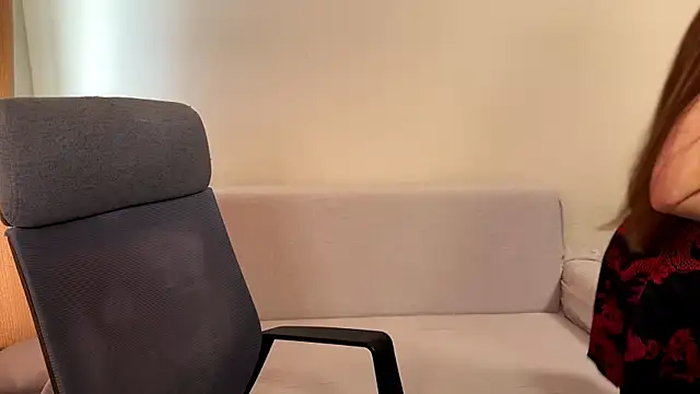 Snapshot of AliceKolltt chatting on October 16, 10:01 am AliceKolltt online show from October 16, 10:01 am