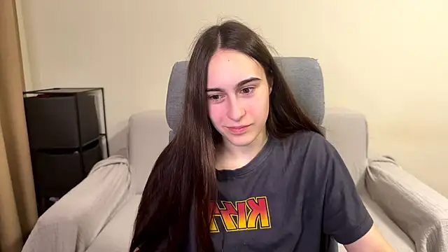 AliceKolltt online show from June 3, 9:30 pm