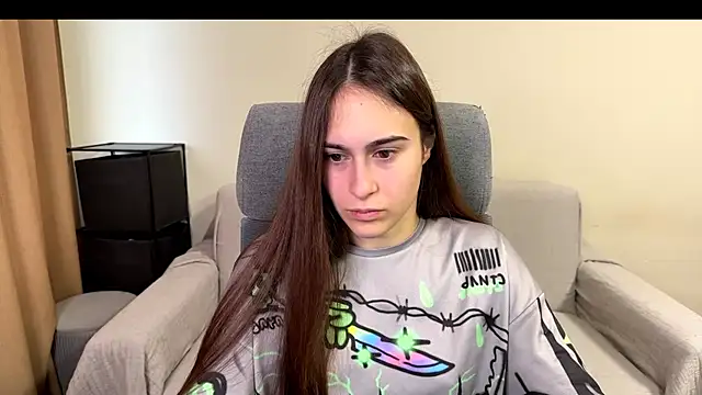 Snapshot of AliceKolltt chatting on December 4, 11:53 am AliceKolltt online show from December 4, 11:53 am