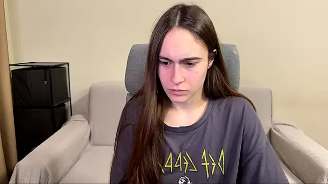 AliceKolltt online show from April 14, 9:09 pm