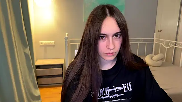 Snapshot of AliceKolltt chatting on July 6, 9:06 pm AliceKolltt online show from July 6, 9:06 pm