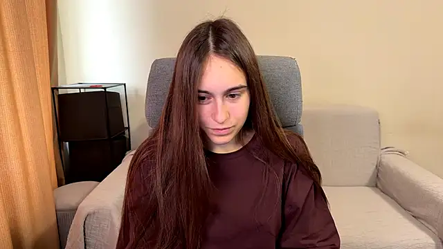 Snapshot of AliceKolltt chatting on October 6, 9:54 am AliceKolltt online show from October 6, 9:54 am