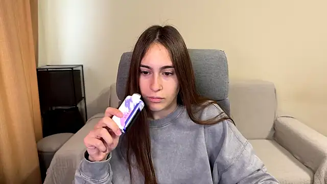 Snapshot of AliceKolltt chatting on October 21, 7:52 am AliceKolltt online show from October 21, 7:52 am