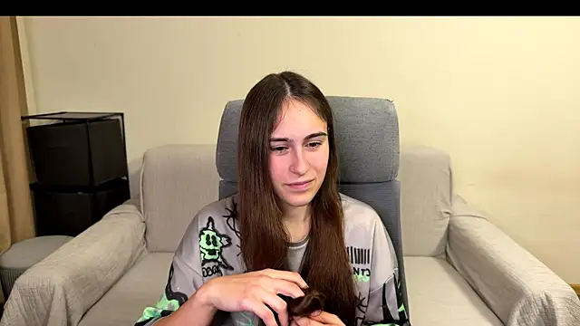 Snapshot of AliceKolltt chatting on December 2, 6:53 pm AliceKolltt online show from December 2, 6:53 pm