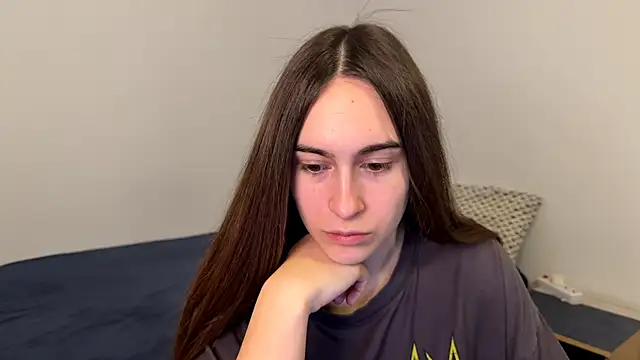 AliceKolltt online show from May 1, 9:31 pm