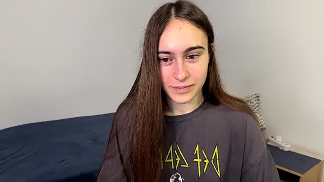 AliceKolltt online show from May 3, 12:05 am