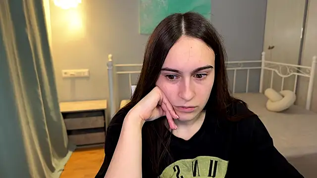 Snapshot of AliceKolltt chatting on July 10, 7:14 pm AliceKolltt online show from July 10, 7:14 pm