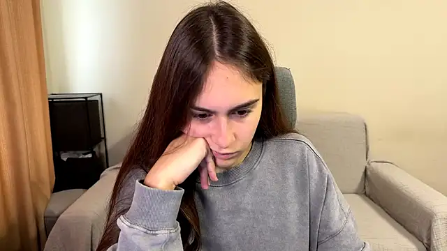 Snapshot of AliceKolltt chatting on October 24, 9:41 am AliceKolltt online show from October 24, 9:41 am