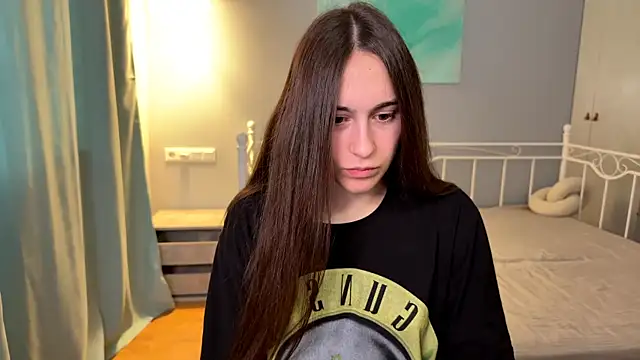 Snapshot of AliceKolltt chatting on June 24, 1:43 pm AliceKolltt online show from June 24, 1:43 pm