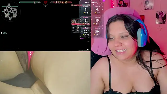 Snapshot of crystal7u7 chatting on March 22, 12:49 am crystal7u7 online show from March 22, 12:49 am