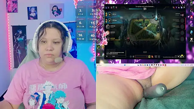 Snapshot of crystal7u7 chatting on June 11, 11:57 pm crystal7u7 online show from June 11, 11:57 pm